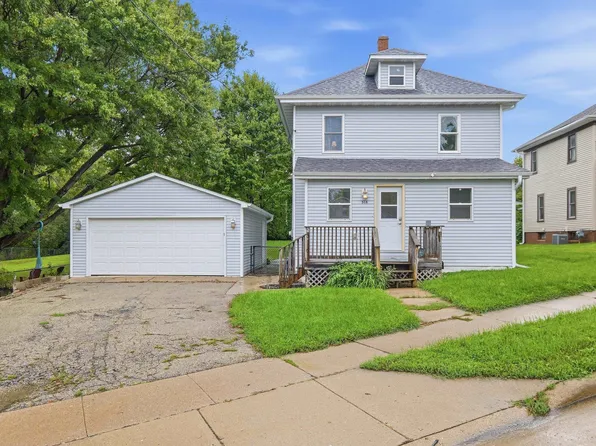 516 E Fulton St, Edgerton, WI 53534