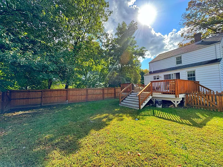 84 Sunnyridge Ave — Photo 14