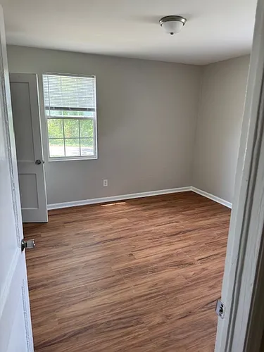 105 Elizabeth Ave Photo 1