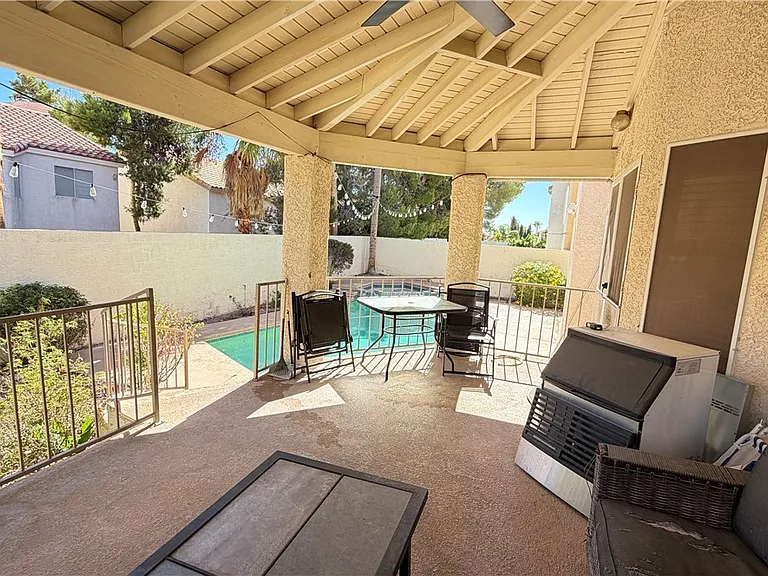 8300 Tivoli Cove Dr — Photo 16