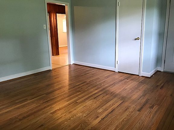 Living room Unit 4
