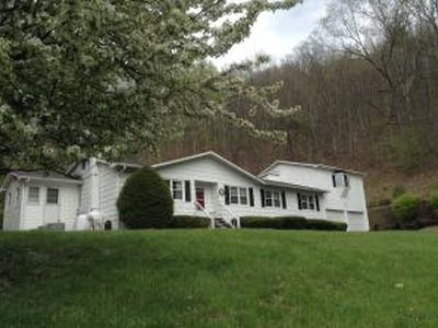 102 Woodlawn St, White Sulphur Springs, WV, 24986