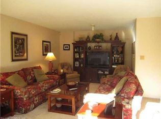 48 Ridgewood Ct, Shelton, CT 06484