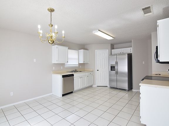 4th image of 1906 Agate Dr