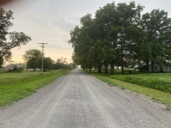 4th image of 816 N County Road 567