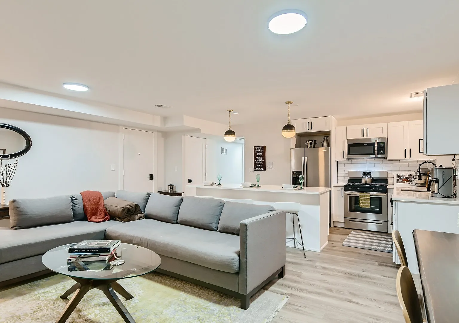 2 bed, 1000 sqft, $2,750 — Photo 3