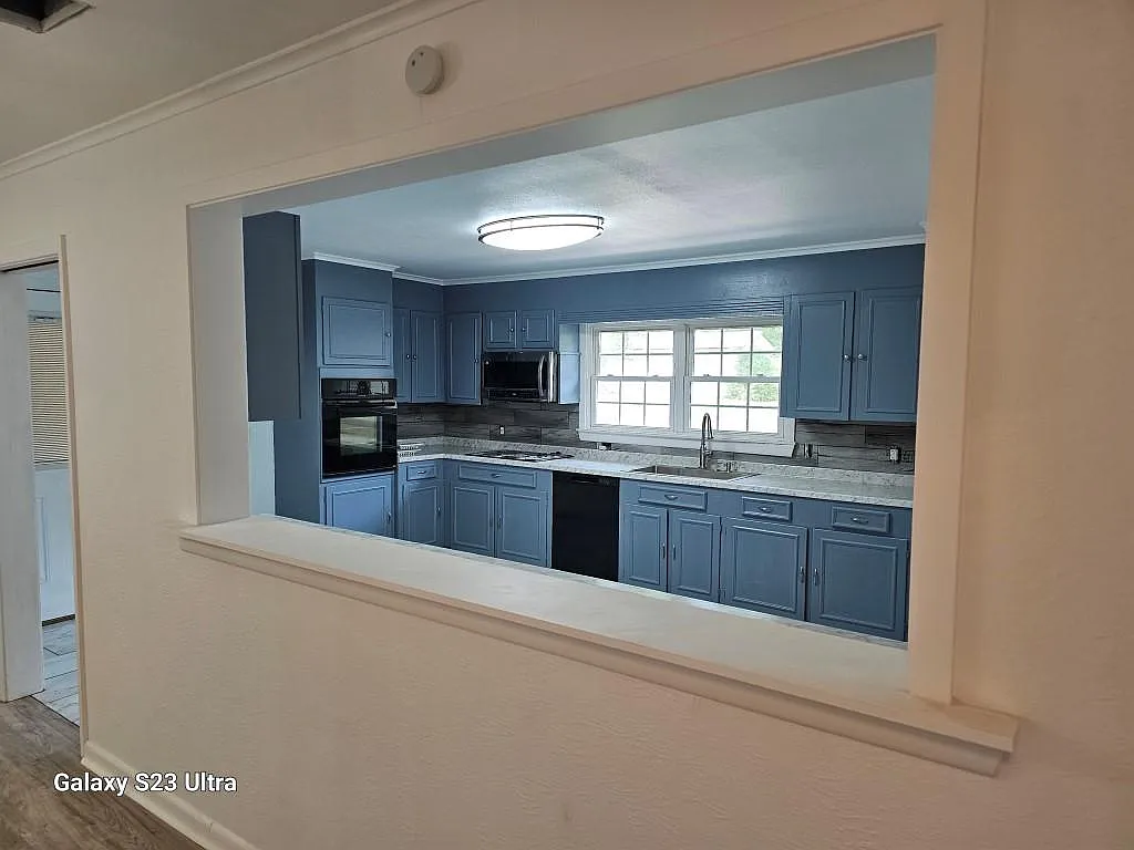 3 bed, 1800 sqft, $1,675 — Photo 3