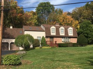 4 Flaxfield Rd, Dudley, MA 01571