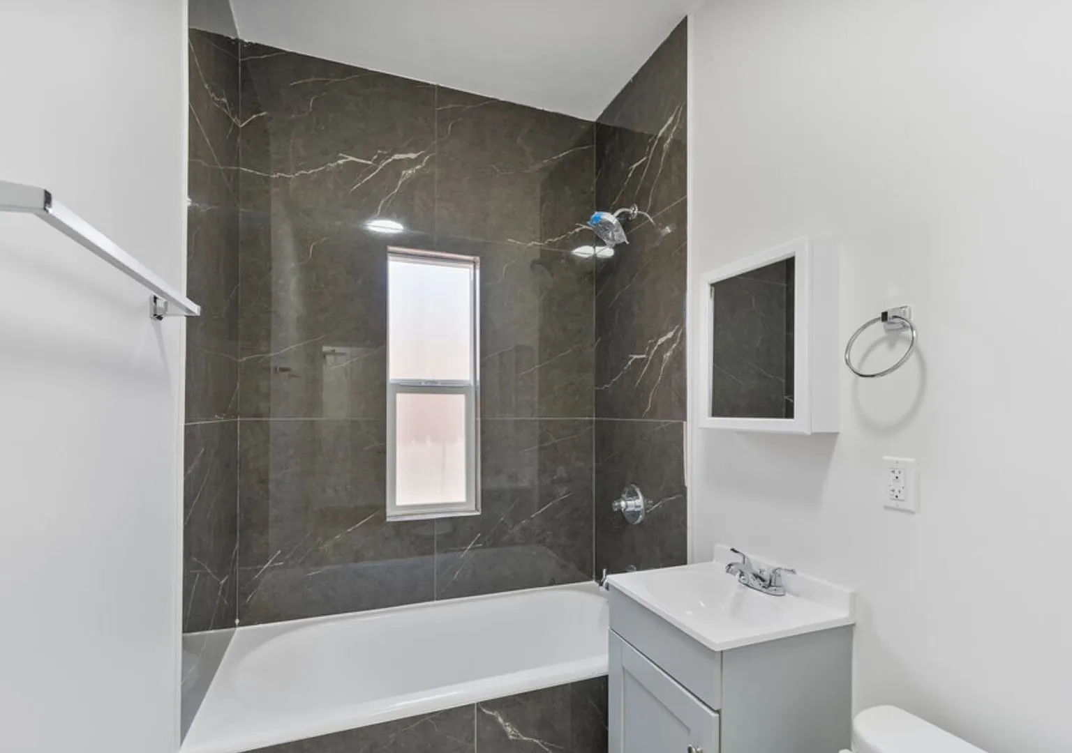 247 S Alexandria Ave — Photo 3