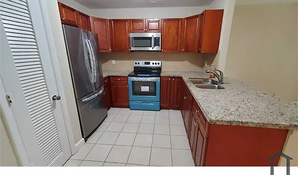 6822 SW 18th Ct — Photo 19