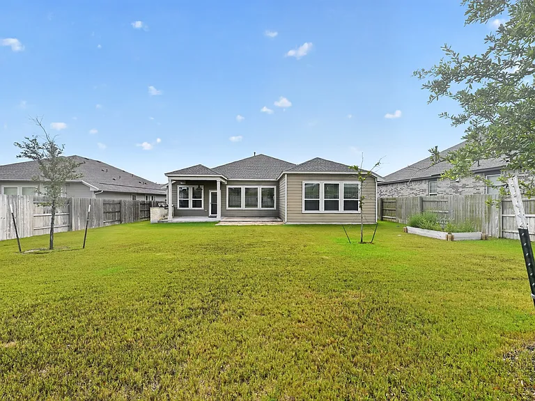 104 Joseph Hawkins Ln — Photo 32