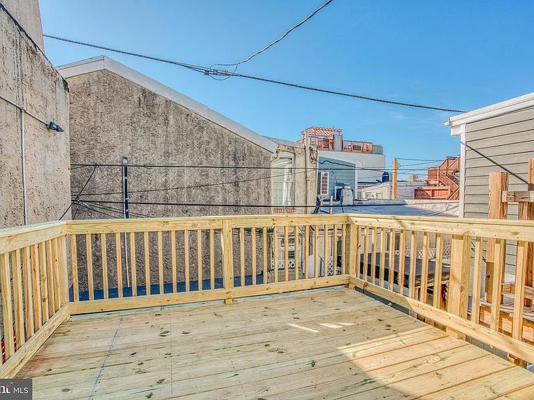 2415 Fleet St — Photo 16