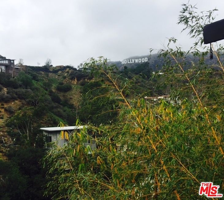 2nd image of 3095 Hollyridge Dr