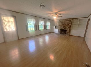 803 Merry Ln, Wharton, TX 77488