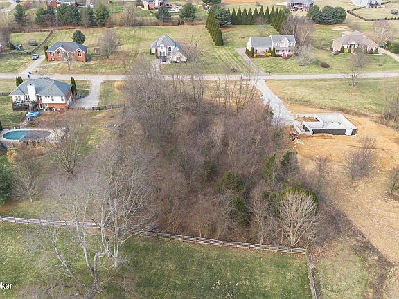 3rd image of 4905 Sycamore Run Dr
