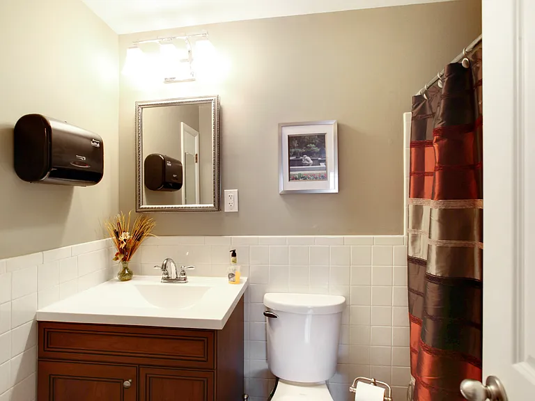 Saratoga Garden Apartments — Photo 9