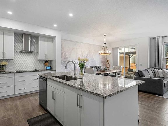2nd image of 29 SW Masters Row SE