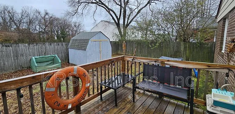 1543 Grove St — Photo 4