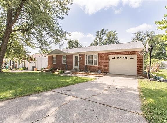 2nd image of 2316 Hillside Ln