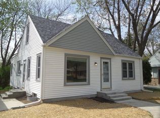 4213 N 94th St, Wauwatosa, WI 53222