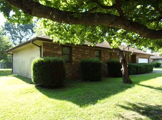 4050 S El Salvador Ave, Springfield, MO 65807