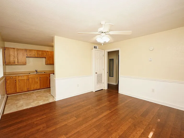503B McKinney St — Photo 7