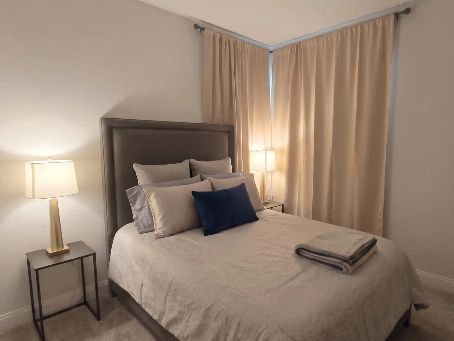 4 bed, 2341 sqft, $4,790 — Photo 2