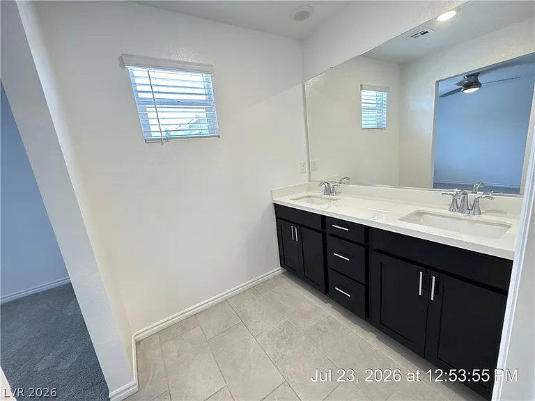 6240 Foxes Dale St — Photo 10