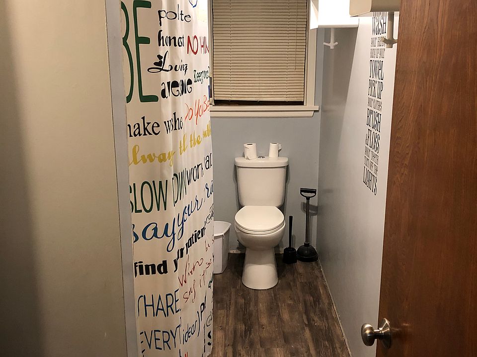 Main bathroom