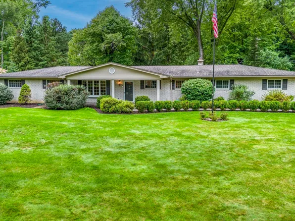 1200 Priscilla Ln, Rochester Hills, MI 48309