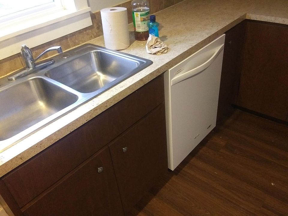 2nd image of 530 N Nye Ave APT B