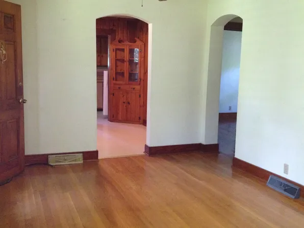 1140 Rio Rd E, Charlottesville, VA 22901