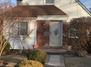212 Brown Ave, Hempstead, NY 11550
