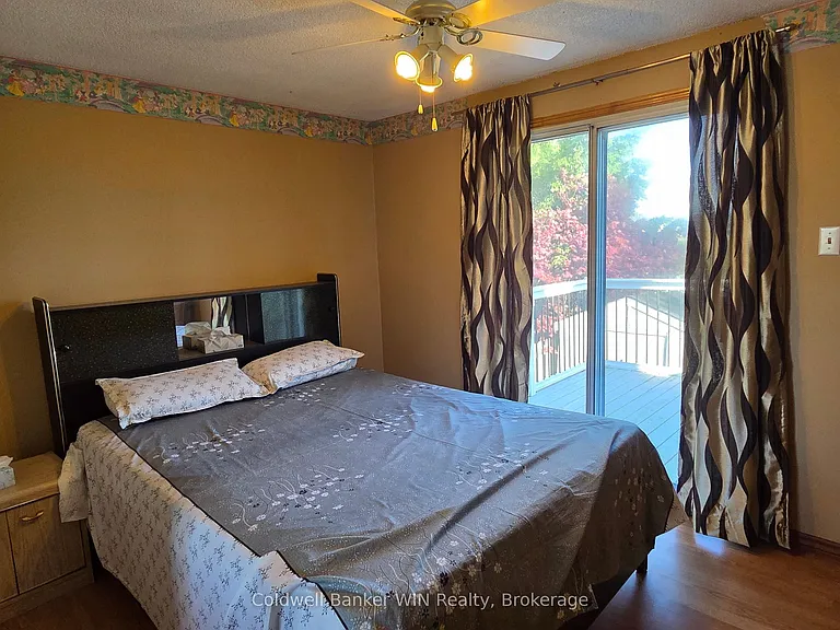 120 Melissa Cres — Photo 10
