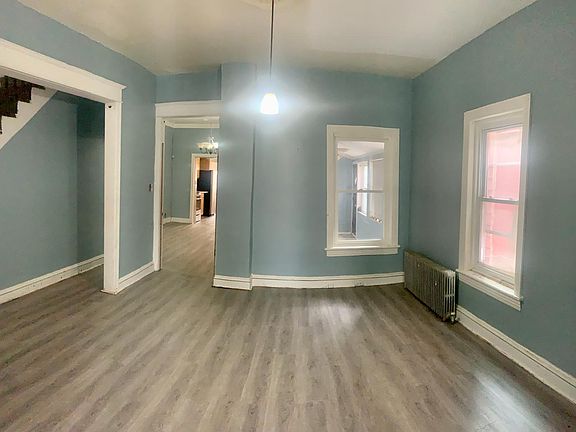 Family Room (could be used as 5th bedroom!!)