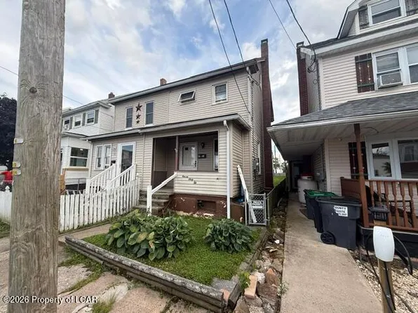 1162 Walnut St, Freeland, PA 18224