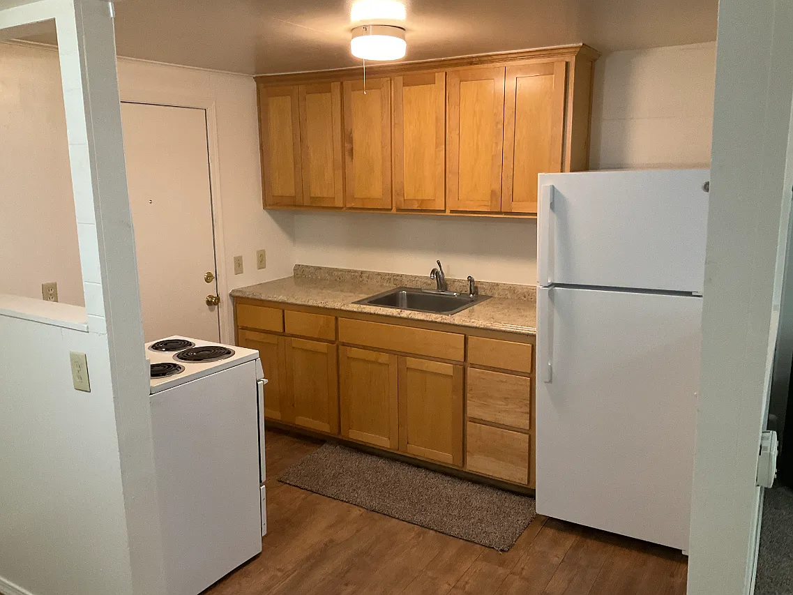 204 Redwood Hwy — Photo 3