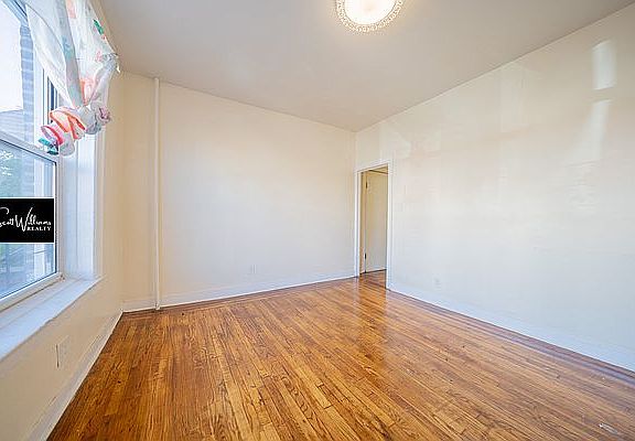 3rd image of 368 Midwood St APT 1