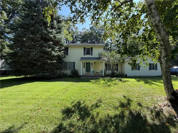 195 Fredericksburg Dr, Avon Lake, OH 44012