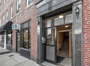 16 New St APT 3D, Hewlett, NY 11557