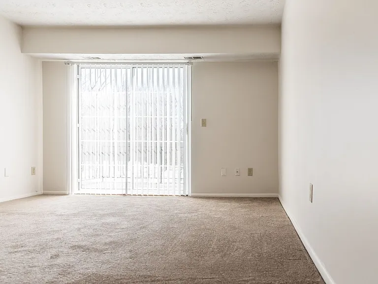 Windsor Gardens Apartments — Photo 51