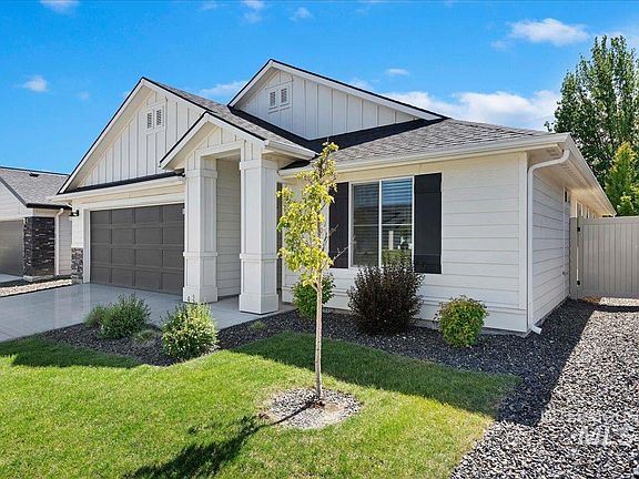 3rd image of 3055 S Green Forest Way