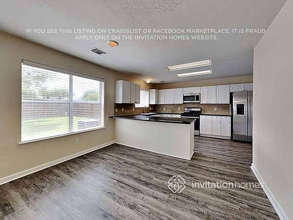 5th image of 410 Sun River Ln