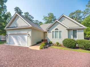 94 Eubank Dr, Kilmarnock, VA 22482
