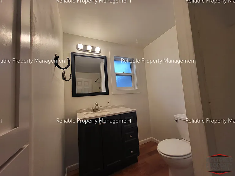 1195 E 15th St — Photo 9