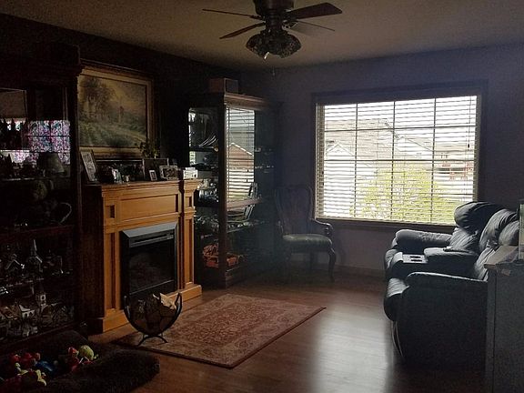 4th image of 14730 Euclid St