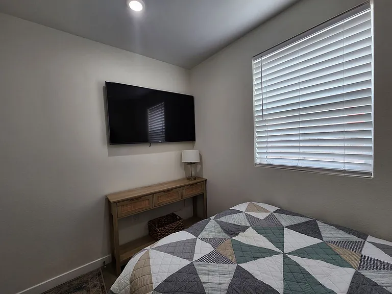 228 N Soto St — Photo 13