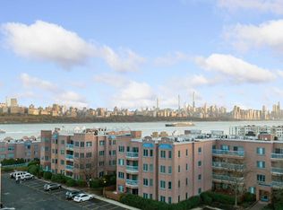 303 Rutledge Ct, Edgewater, NJ 07020