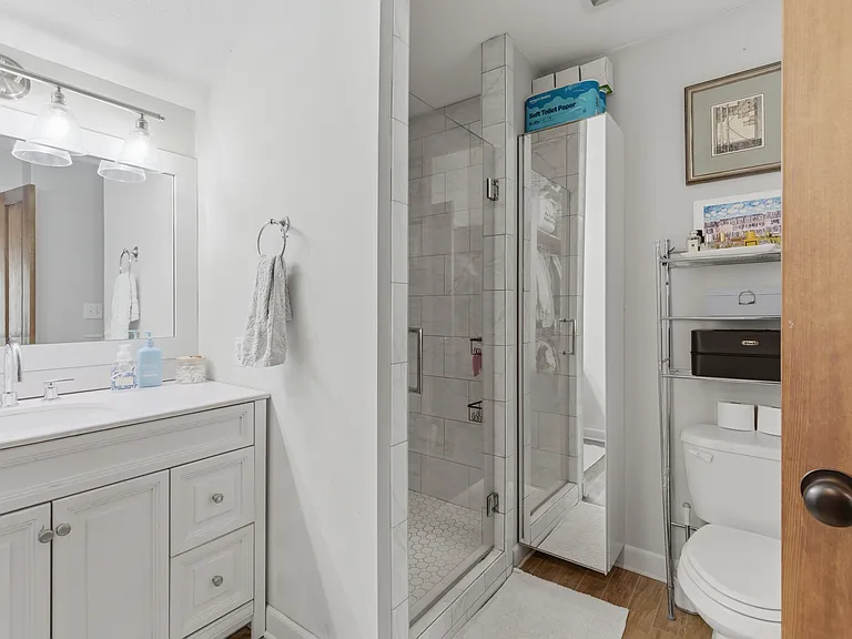 6115 Delmar St — Photo 16