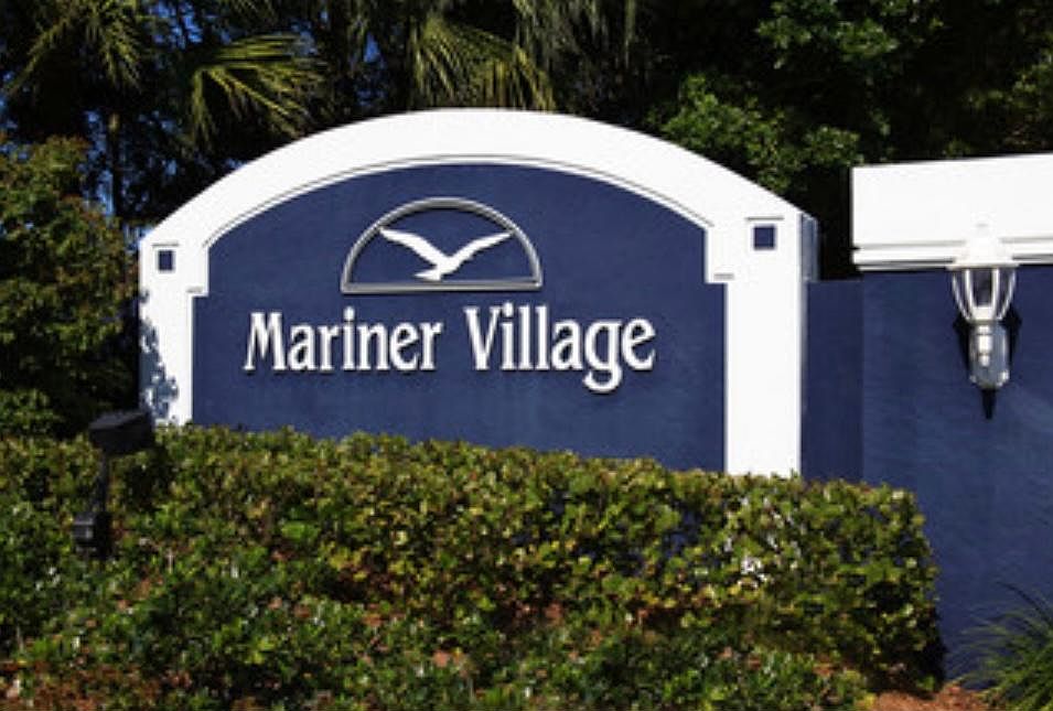 2nd image of 5127 SE Mariner Garden Cir